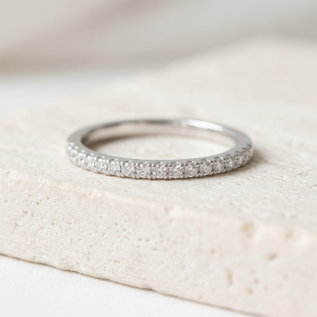 Small clear accents and prong detail