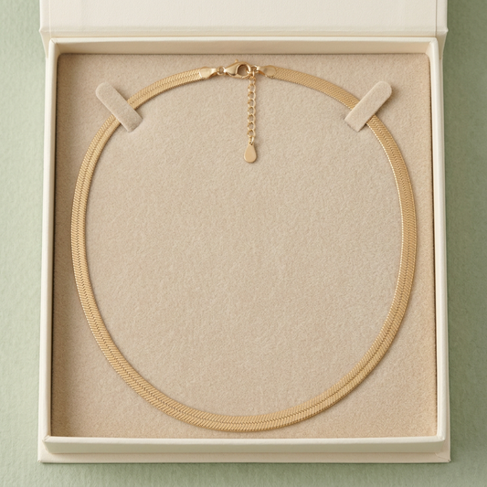 Herringbone necklace in unbranded ivory box